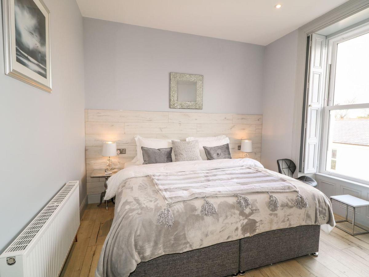 Sea Breeze Apartment Баликасъл Екстериор снимка