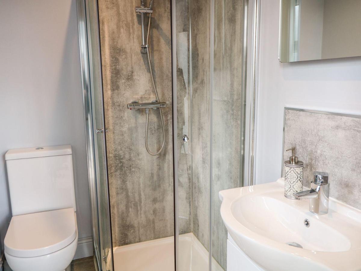Sea Breeze Apartment Баликасъл Екстериор снимка
