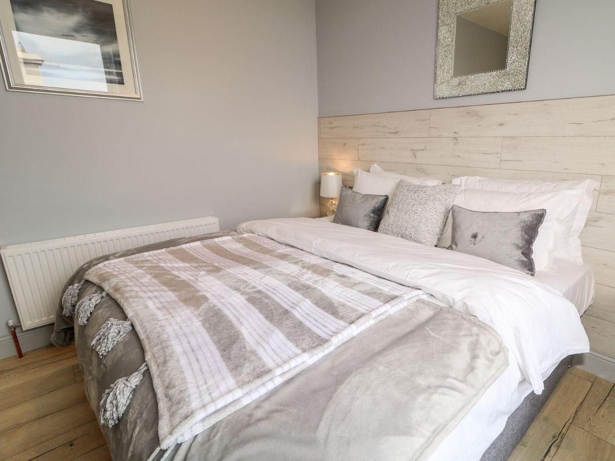 Sea Breeze Apartment Баликасъл Екстериор снимка