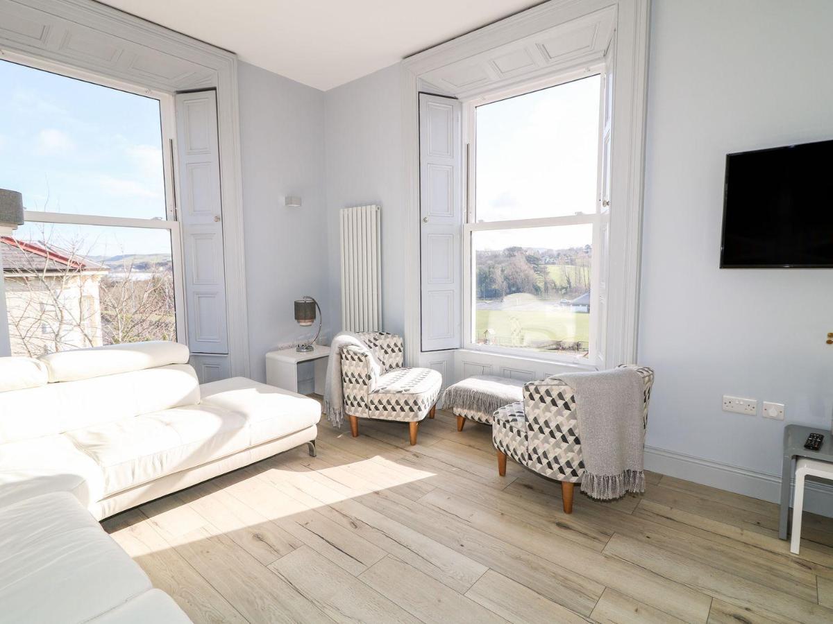 Sea Breeze Apartment Баликасъл Екстериор снимка